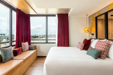 Renaissance Bordeaux Hotel, dog-friendly hotel, photo 2