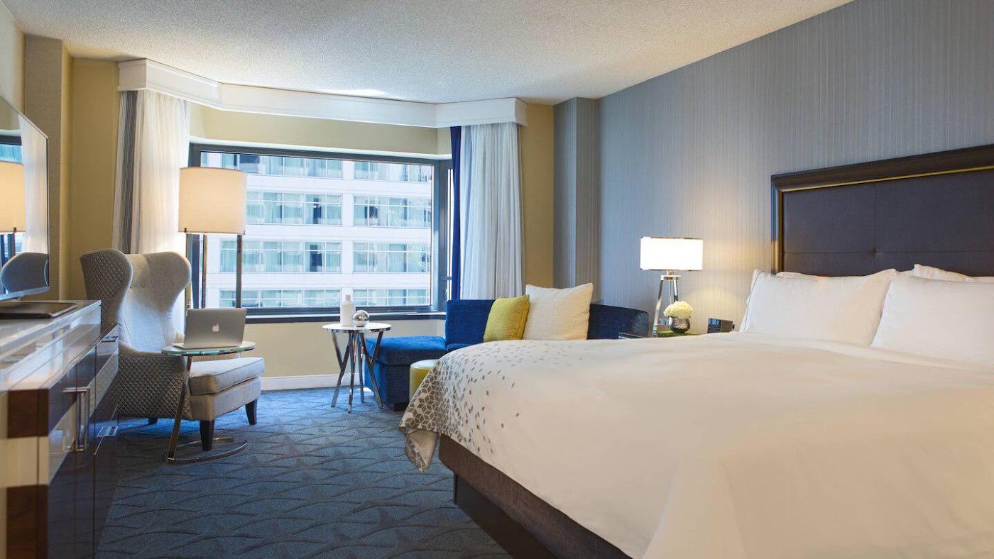 Renaissance Chicago Downtown Hotel, dog-friendly hotel, photo 2