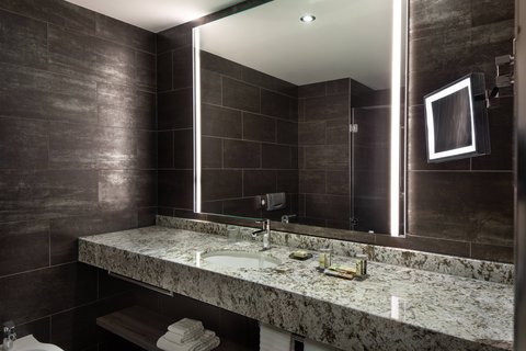 Renaissance Hamburg Hotel, dog-friendly hotel, photo 4
