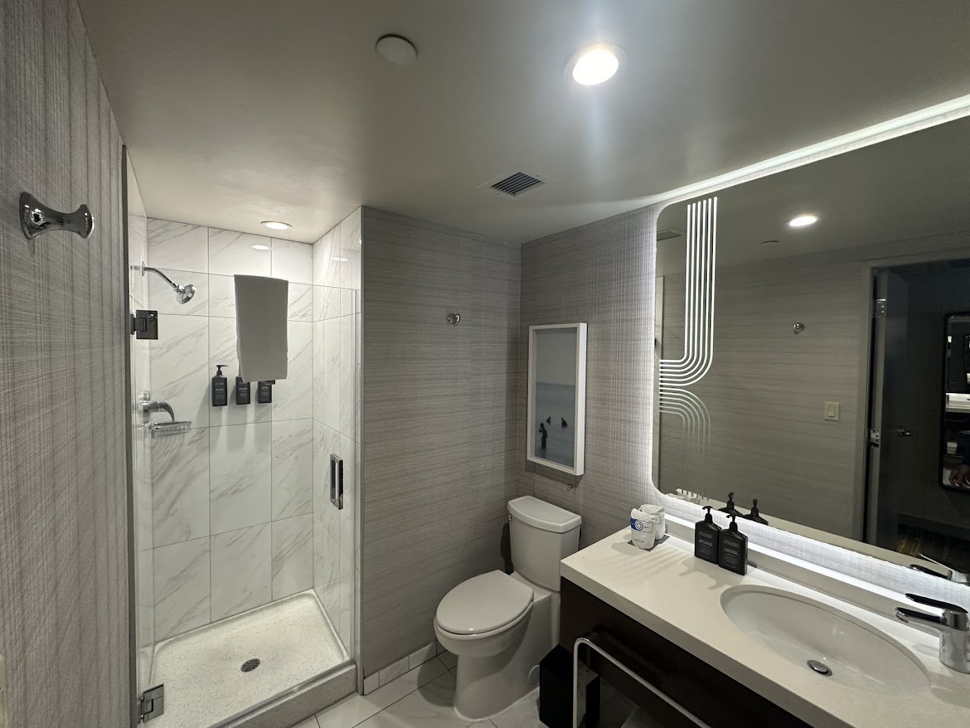 Sheraton Grand Los Angeles, dog-friendly hotel, photo 4