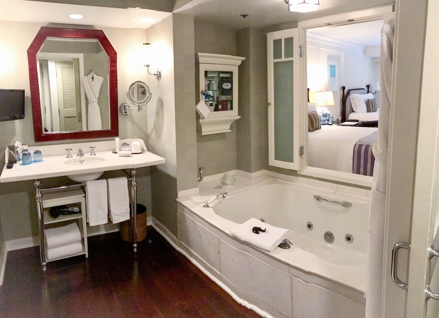 Shutters on the Beach, dog-friendly hotel, photo 4