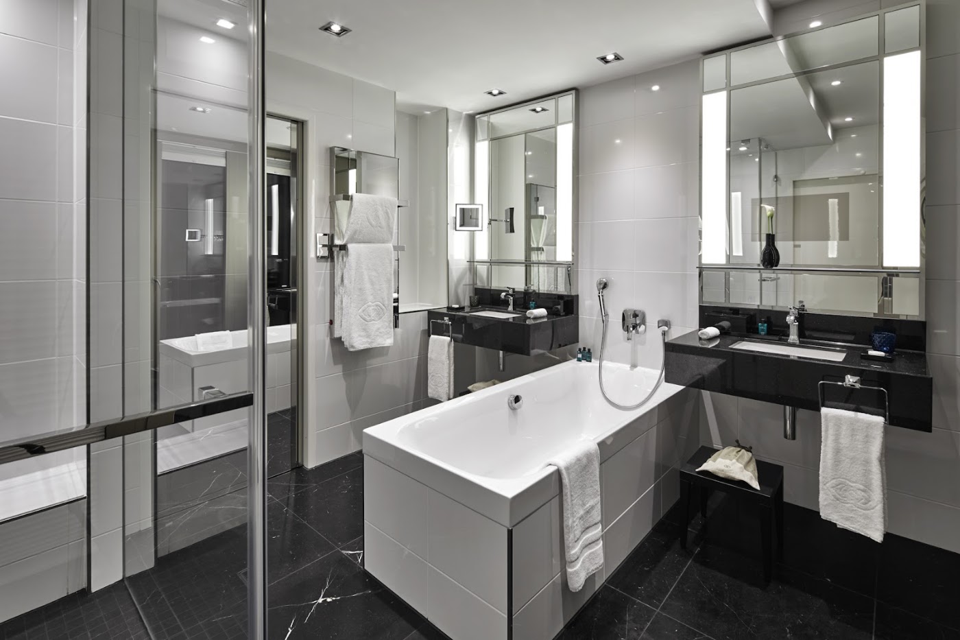 Sofitel Frankfurt Opera, dog-friendly hotel, photo 4