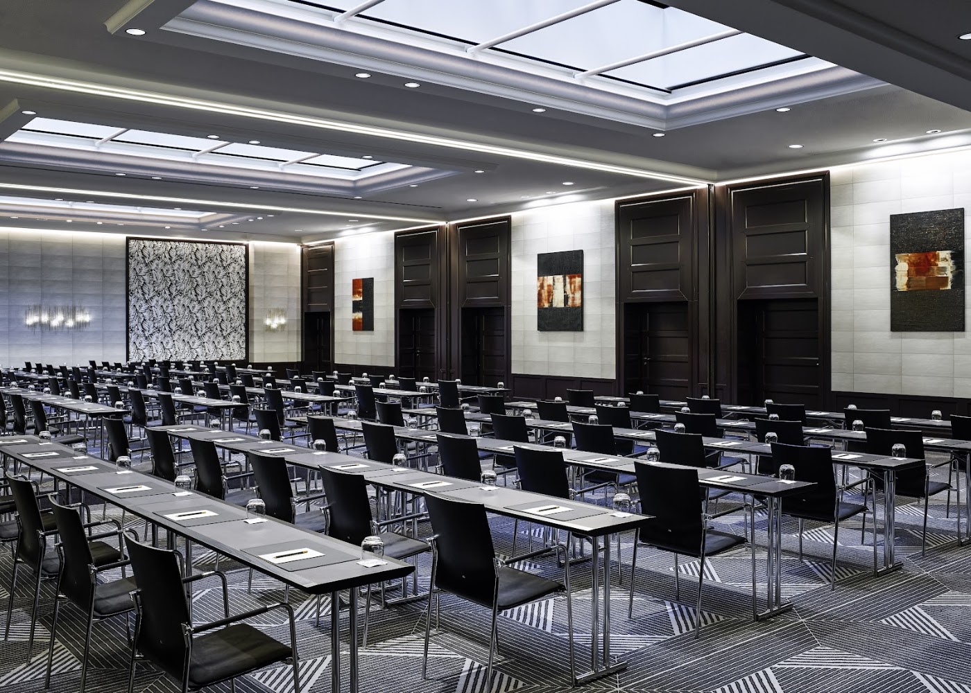 Sofitel Frankfurt Opera, dog-friendly hotel, photo 5