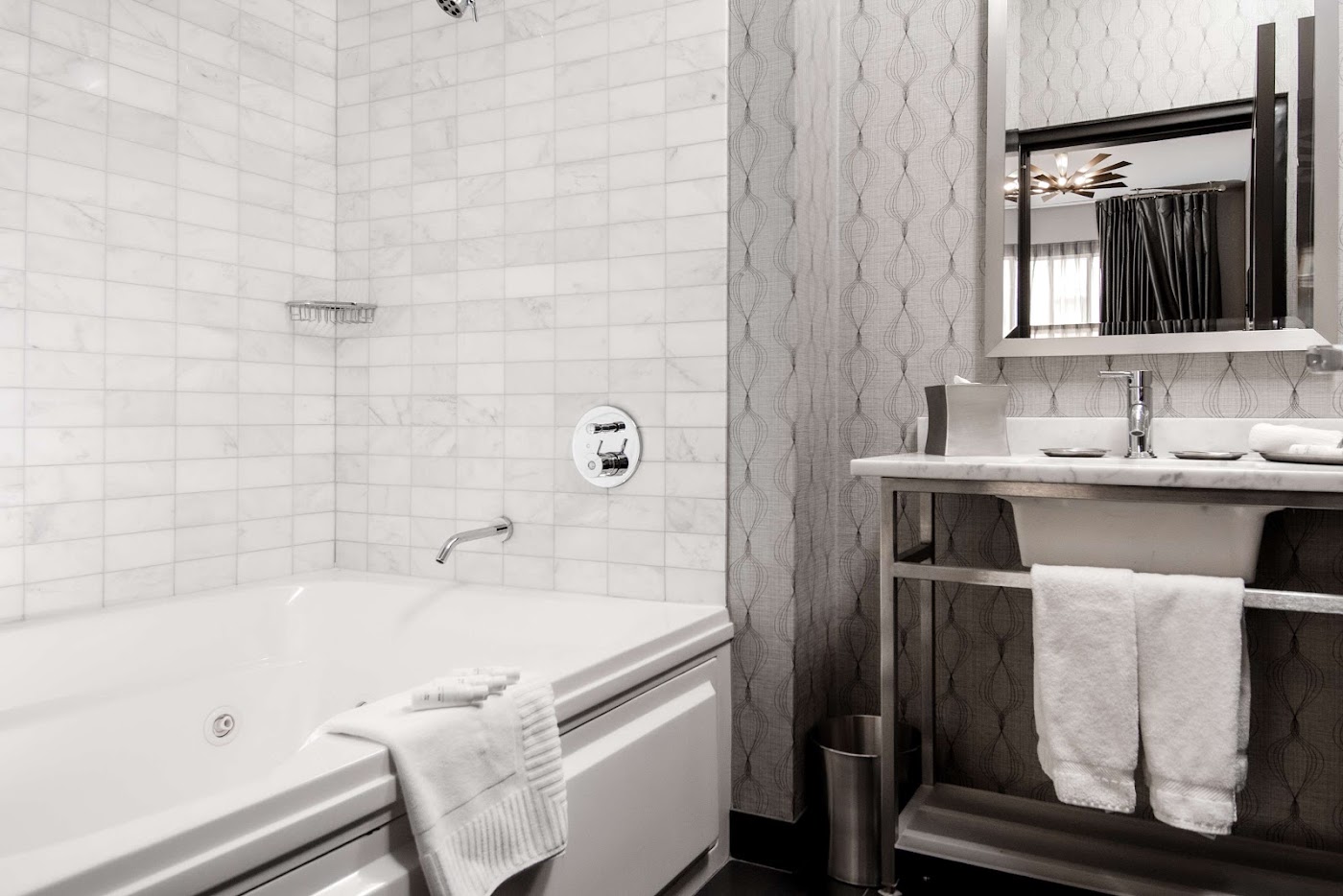 The Allegro Royal Sonesta Hotel Chicago Loop, dog-friendly hotel, photo 3