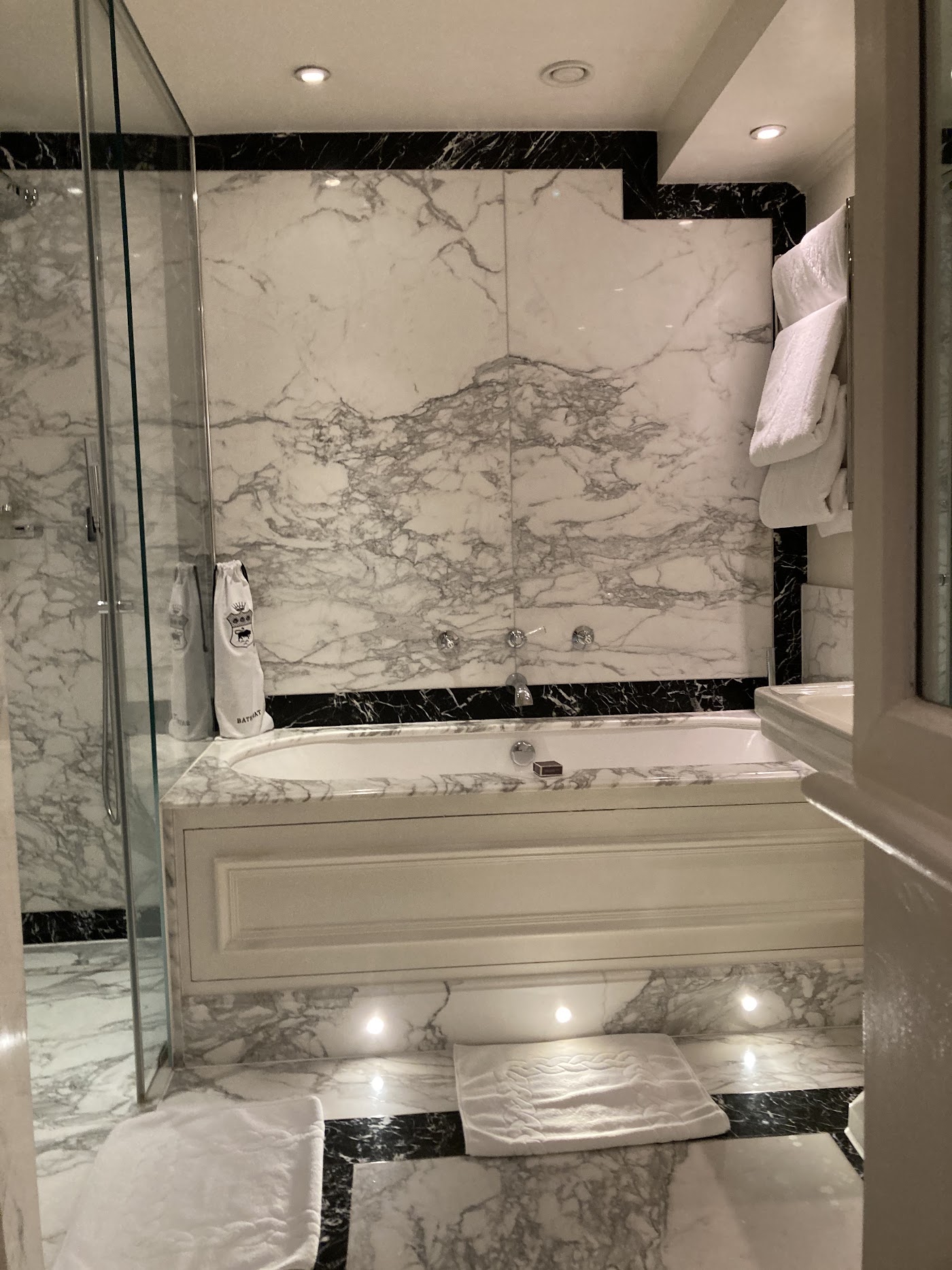 The Goring, dog-friendly hotel, photo 3