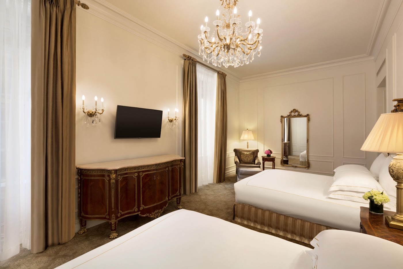 The Plaza, A Fairmont Hotel, dog-friendly hotel, photo 4
