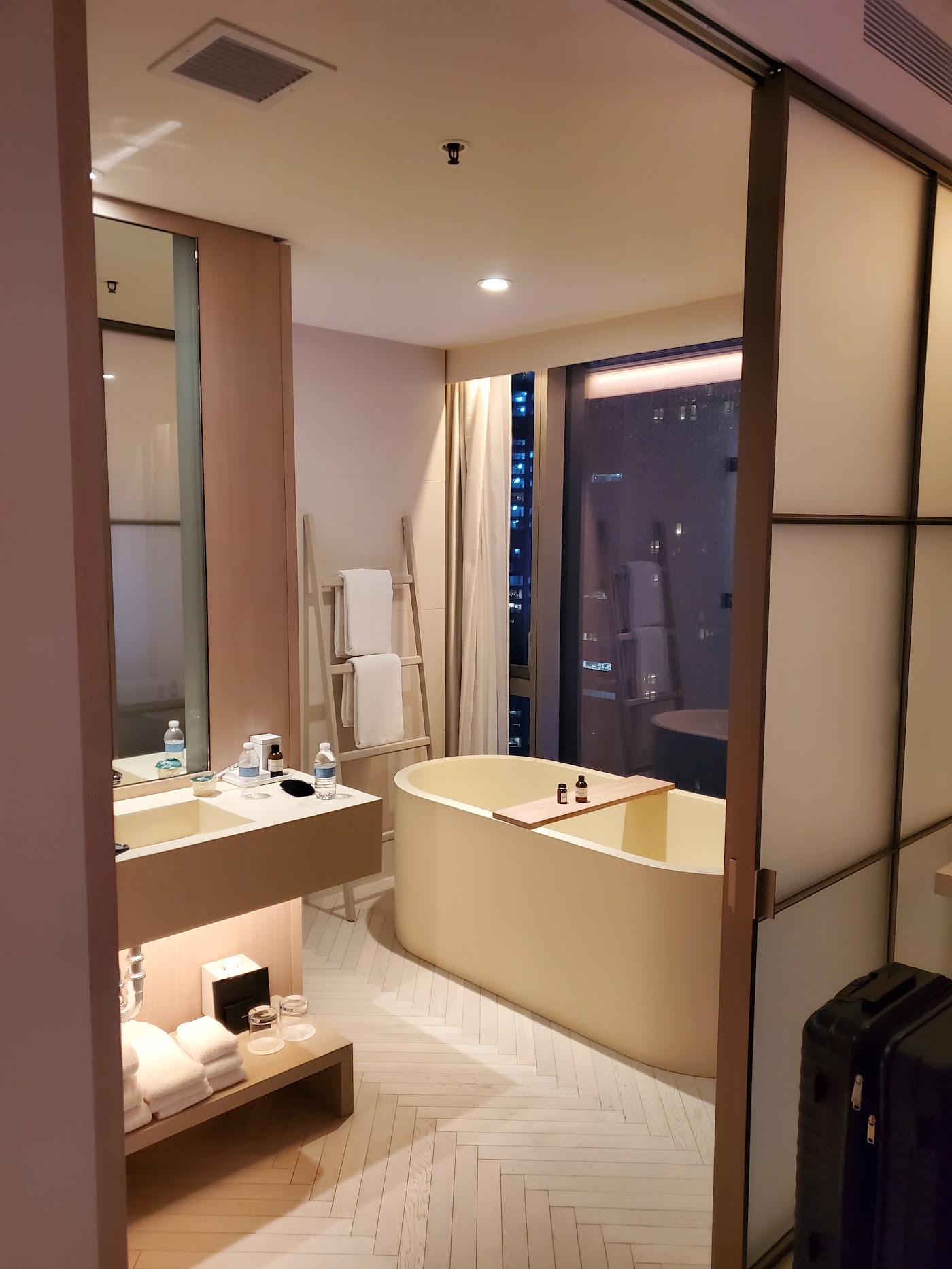 The Times Square EDITION, dog-friendly hotel, photo 3