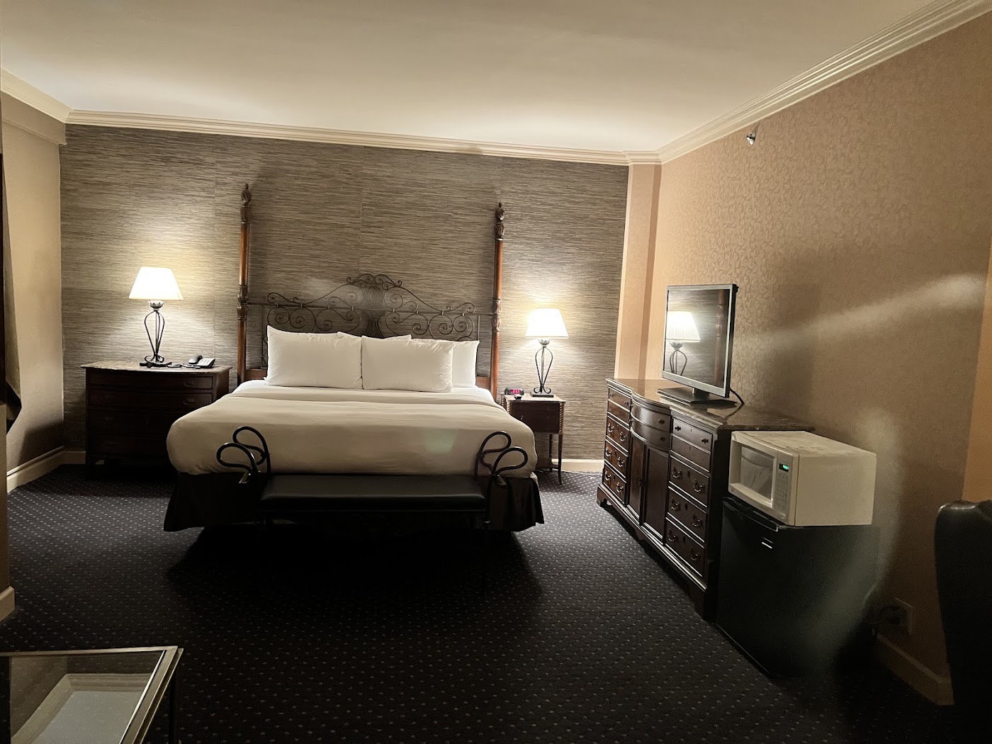 The Whitehall Hotel Chicago, dog-friendly hotel, photo 2