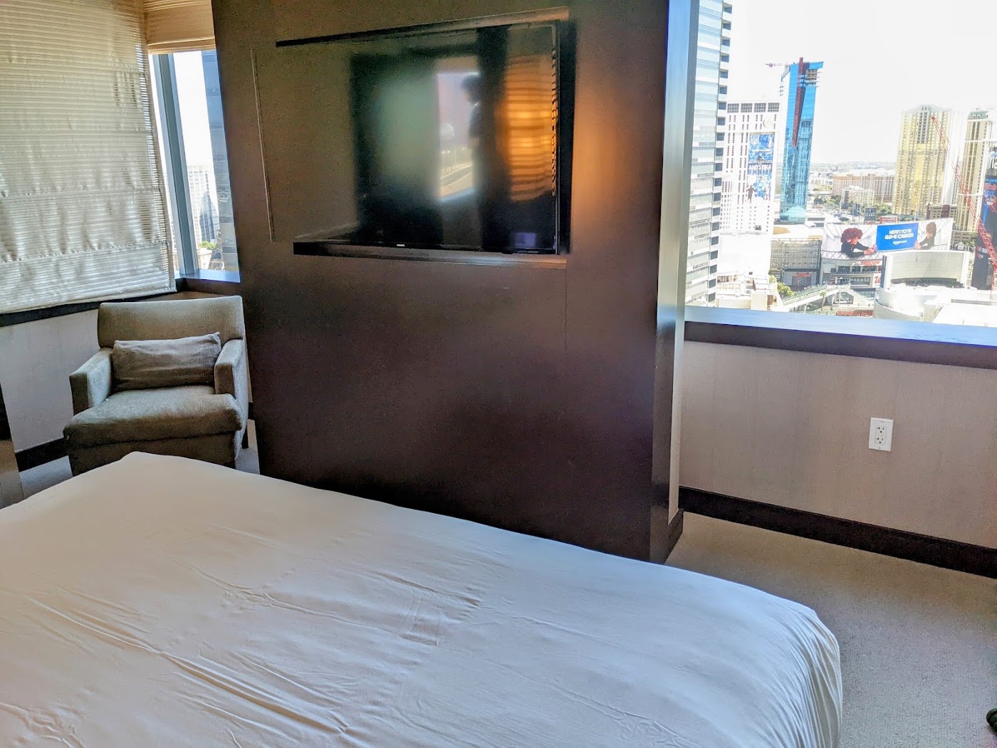 Vdara Hotel & Spa at ARIA Las Vegas, dog-friendly hotel, photo 2