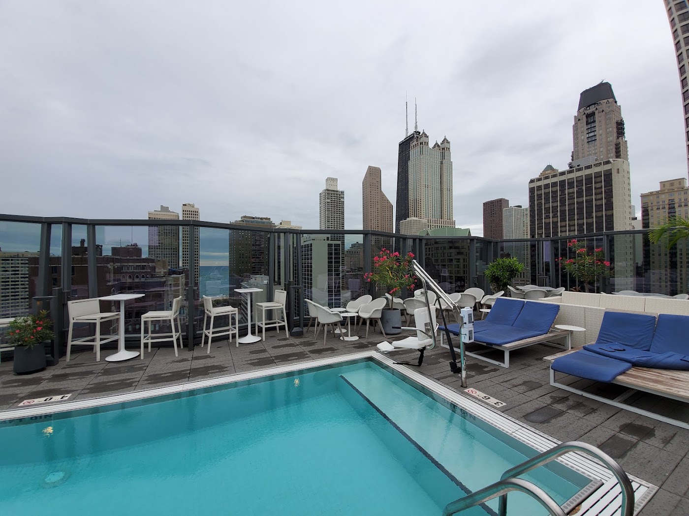 Viceroy Chicago, dog-friendly hotel, photo 3