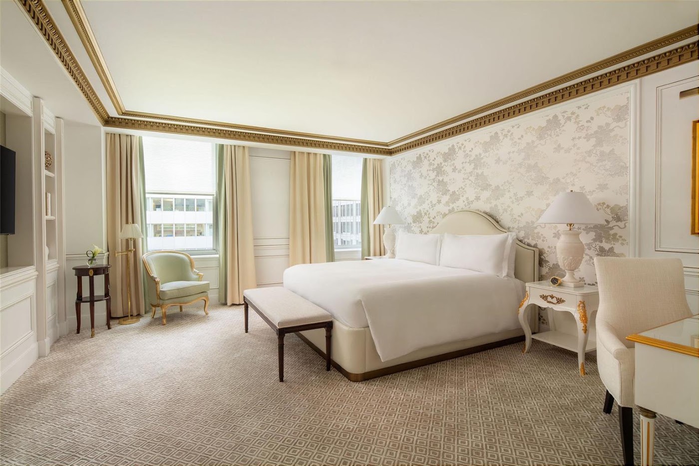 Waldorf Astoria New York, dog-friendly hotel, photo 2