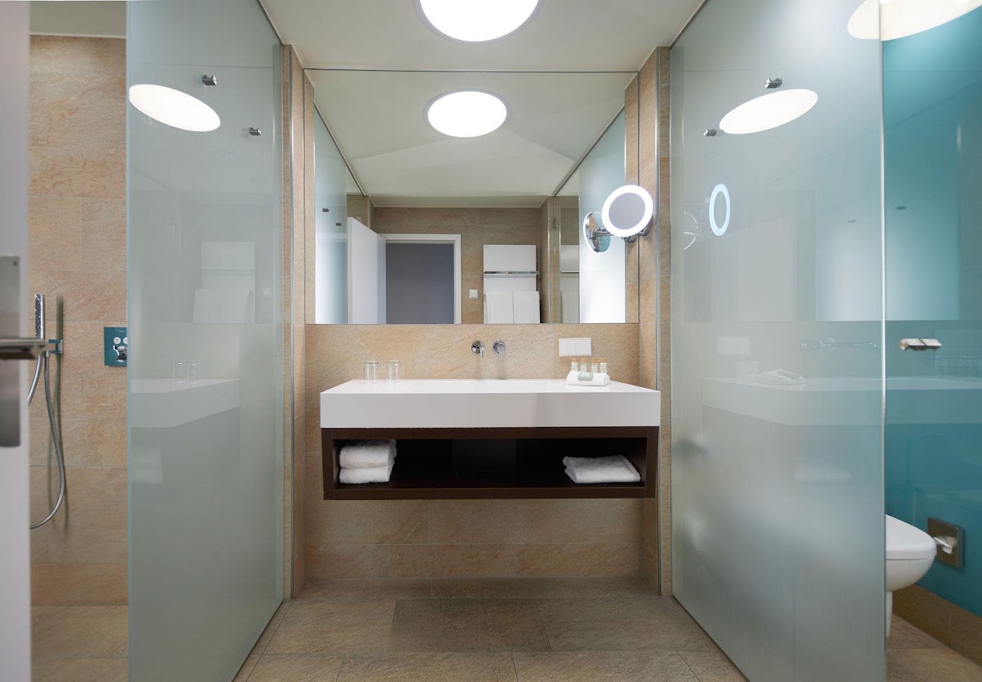Wasserturm Hotel Cologne, Curio Collection by Hilton, dog-friendly hotel, photo 3