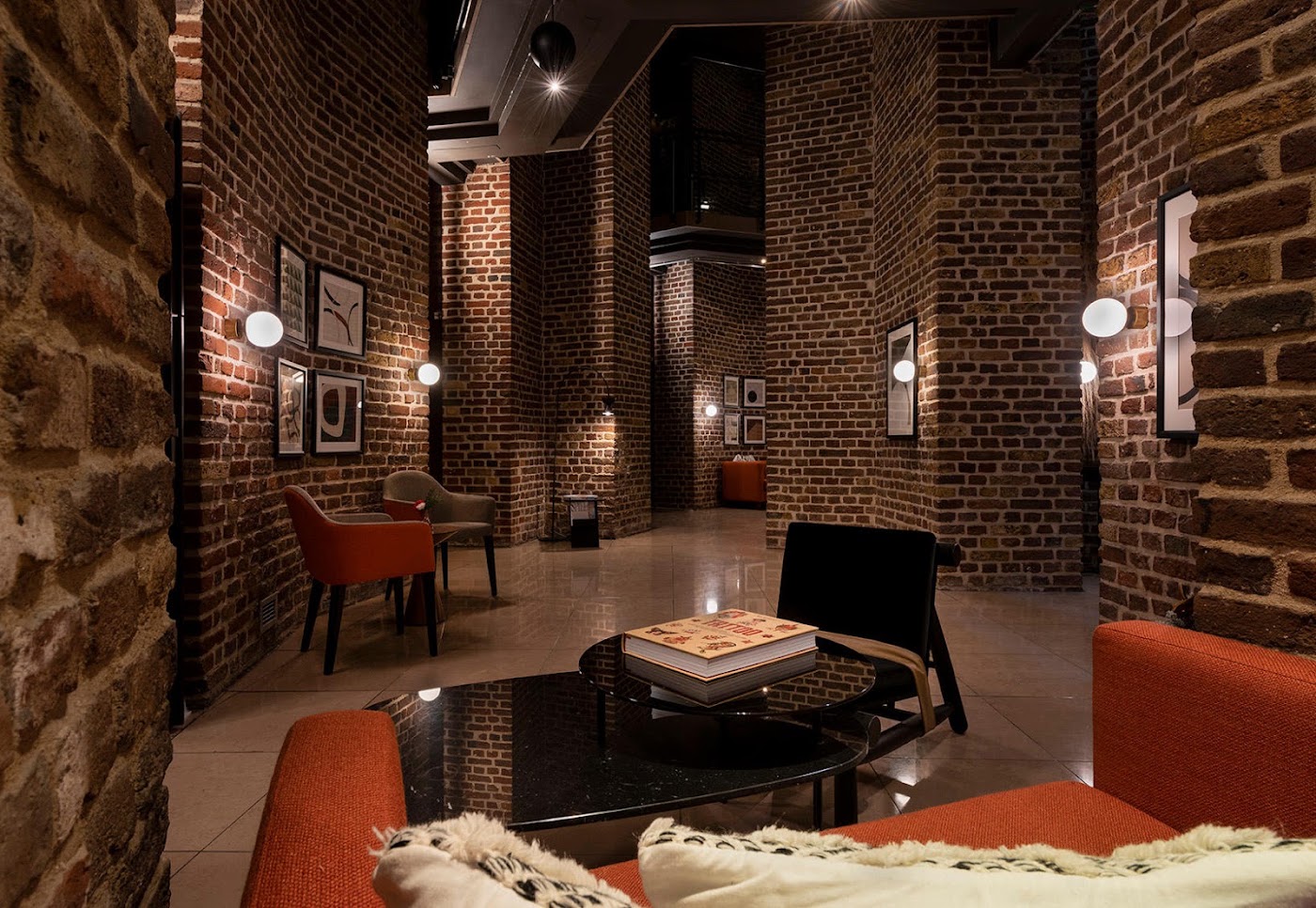 Wasserturm Hotel Cologne, Curio Collection by Hilton, dog-friendly hotel, photo 4